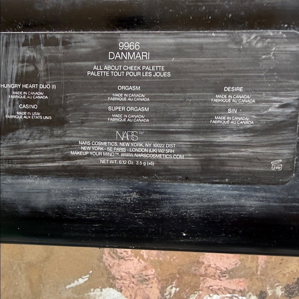 Blush perfect, case sticky and missing pin-great if you need NARS blush palette - Picture 8 of 8
